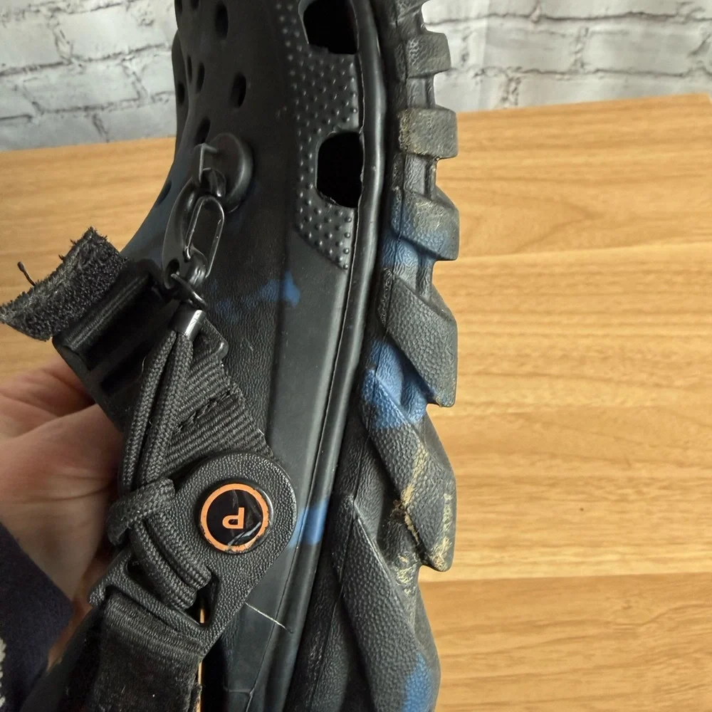 CROCS Kids Black and‎ Blue Water Shoes
